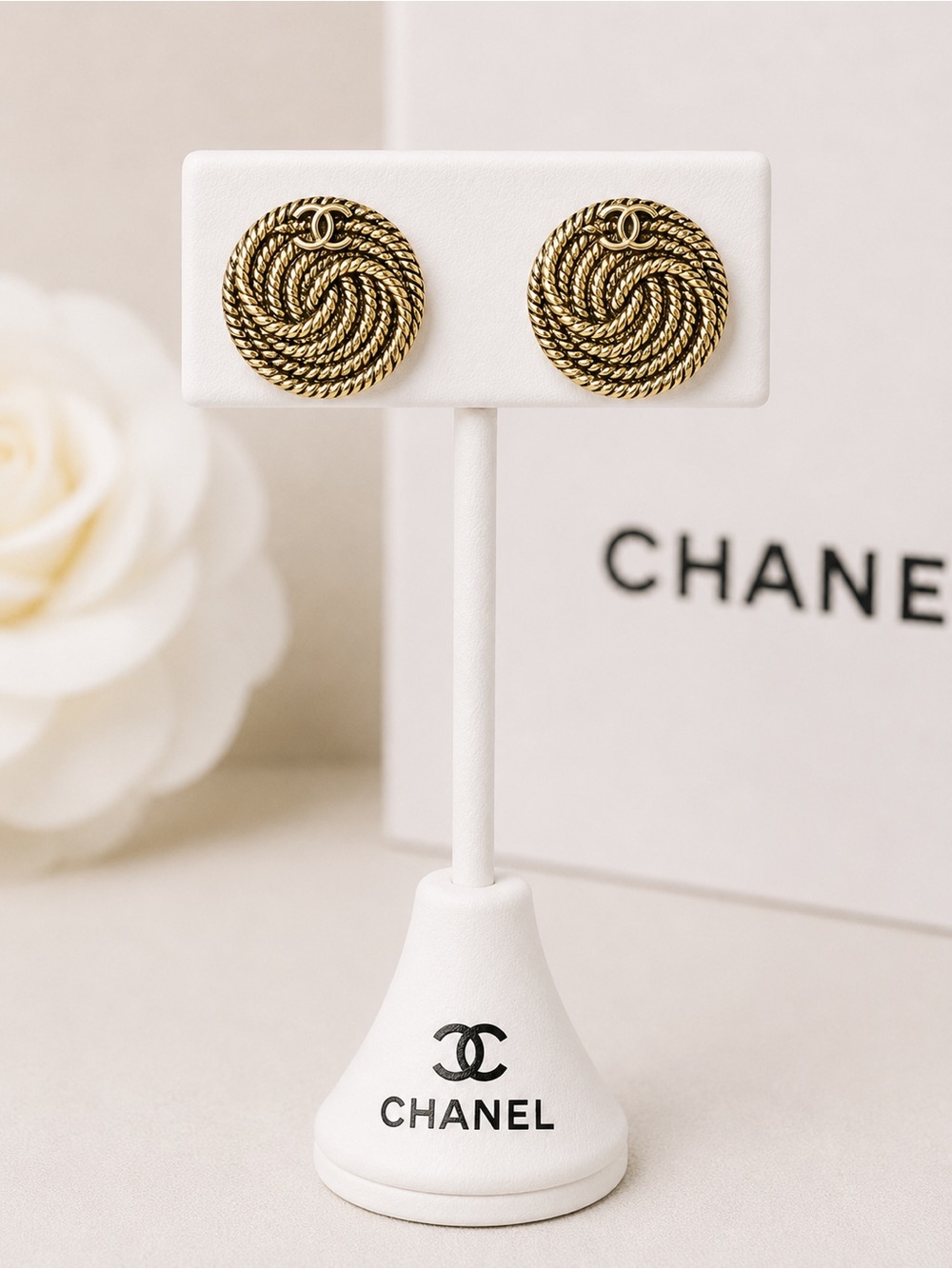 CHANEL Gold Twisted Rope Round stud Earrings